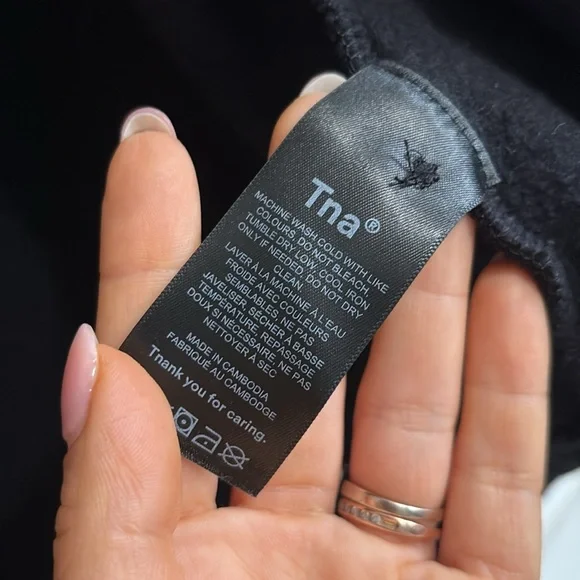 *BLACK* TNA Cozy Boyfriend Shirt - Picture 7 of 13